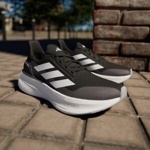 adidas UltraBoost 5X Women's 9.5 Core Black / Cloud White / Carbon NWT